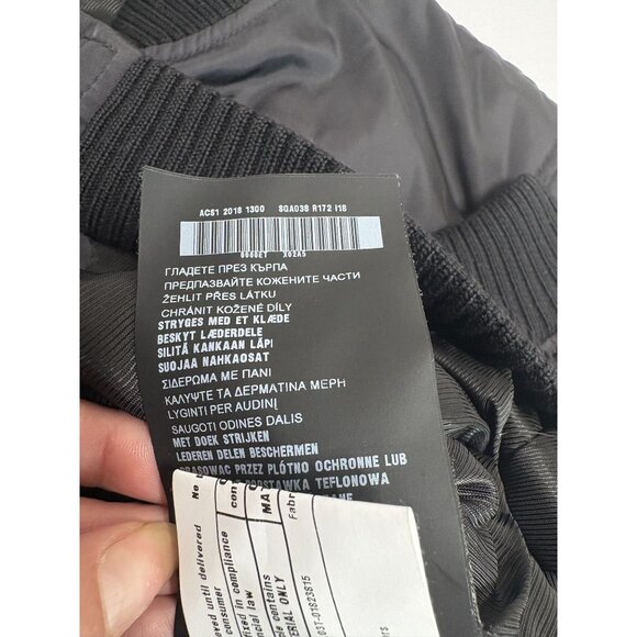 Prada Re-Nylon Bomber Jacket SGH038 in Nero - Picture 7 of 8
